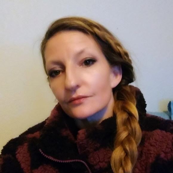 Meet your Posher, Christine - Picture 5 of 5